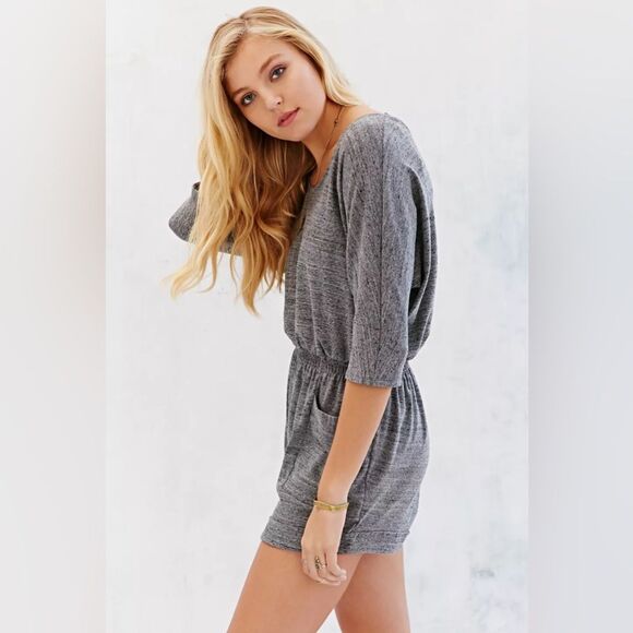 BDG URBAN OUTFITTERS SOFT DOLMAN SLEEVE ROMPER SIZE XS GRAY MARLED FABRIC - Picture 1 of 8
